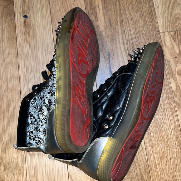 Selling my brother old shoes for him - Picture 5 of 5